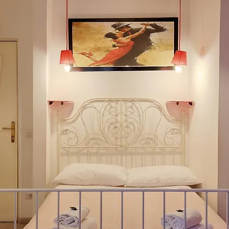 Jet Lag Bed & Breakfast Rom